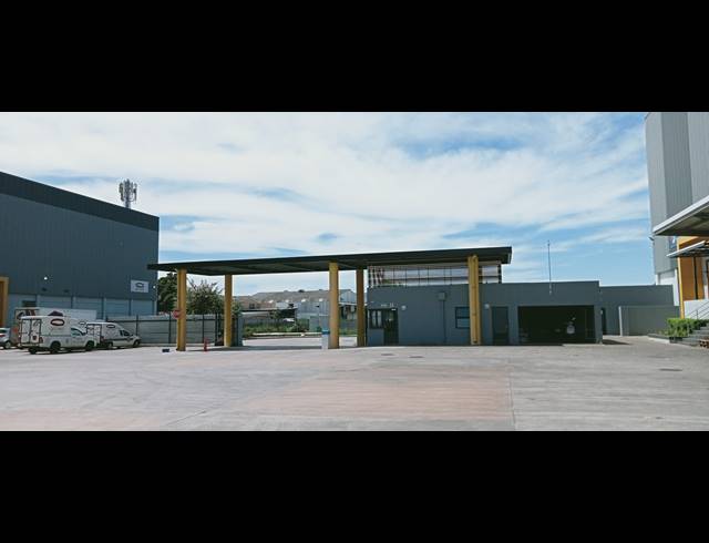 3,213M² WAREHOUSE TO LET IN AIRPORT INDUSTRIA